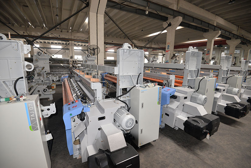 Shipment of air-jet looms and water-jet looms